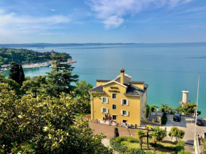Hotel Riviera & Maximilian's Trieste